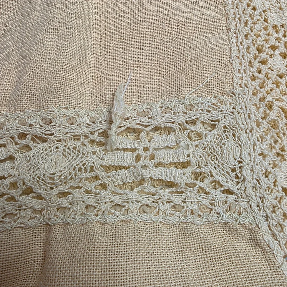 Vintage Hand Embroidered Linen Table Runner Crochet Lace Flower Colorful Baskets